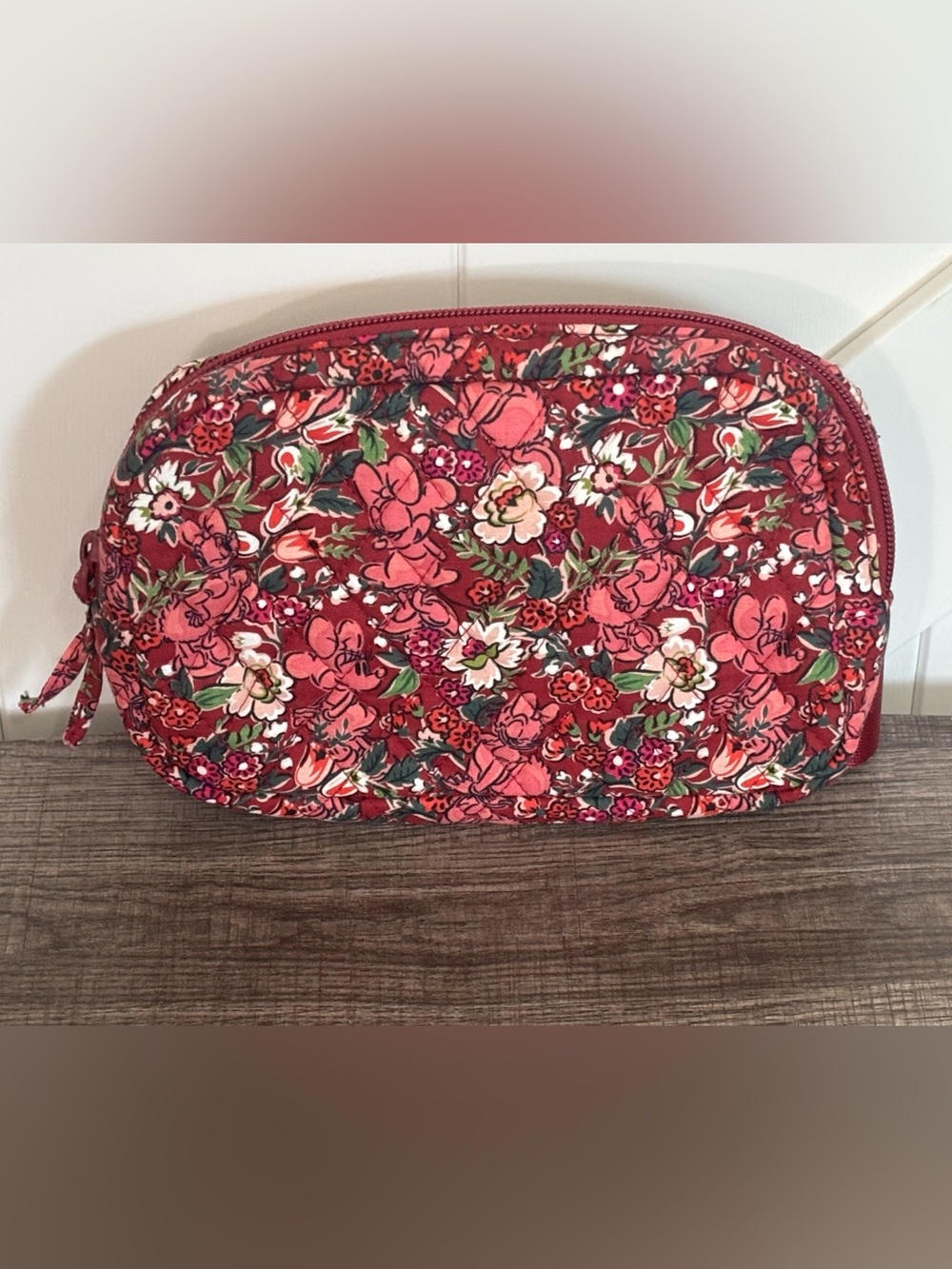 EUC Vera Bradley Disney Minnie Mouse Daisy Duck Hidden Hearts Belt Bag